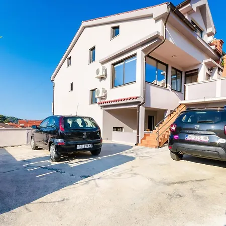 Apartman Renata Palit