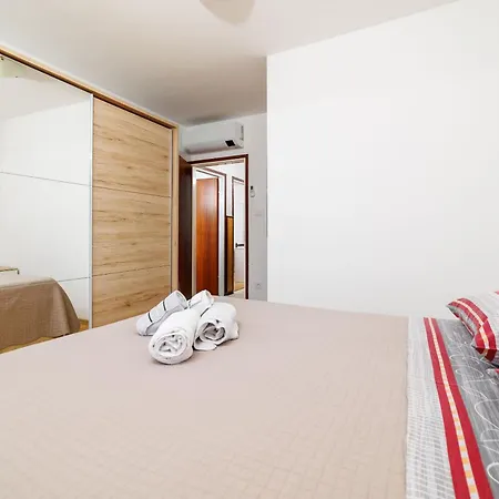 Apartment Renata Palit