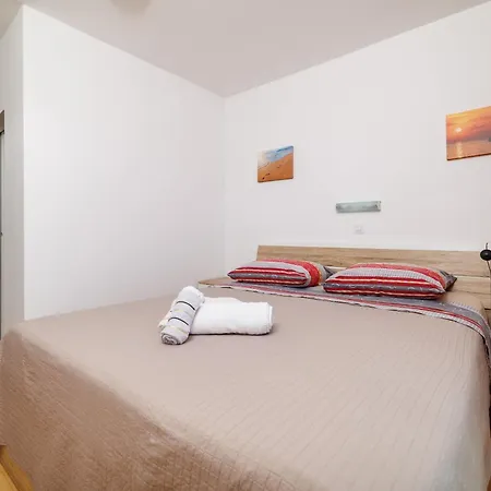 Apartment Renata Palit