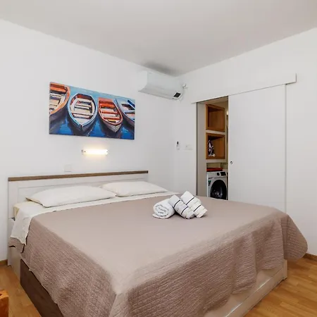 Renata Apartment *
