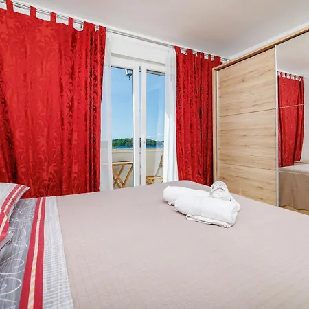 Renata Apartment Palit