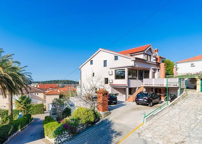 Renata Apartment *